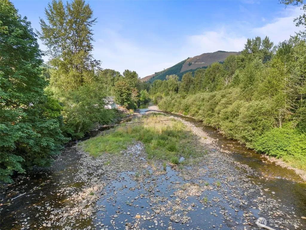 841 W Main Morton WA 98356