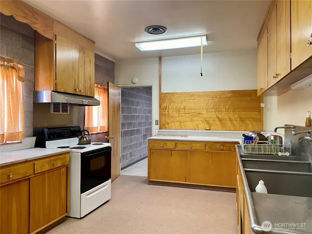 138 Range Street Hartline WA 99135