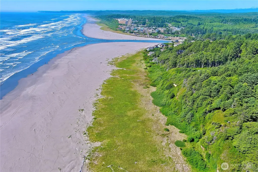 57 Koala Lane Pacific Beach WA 98571