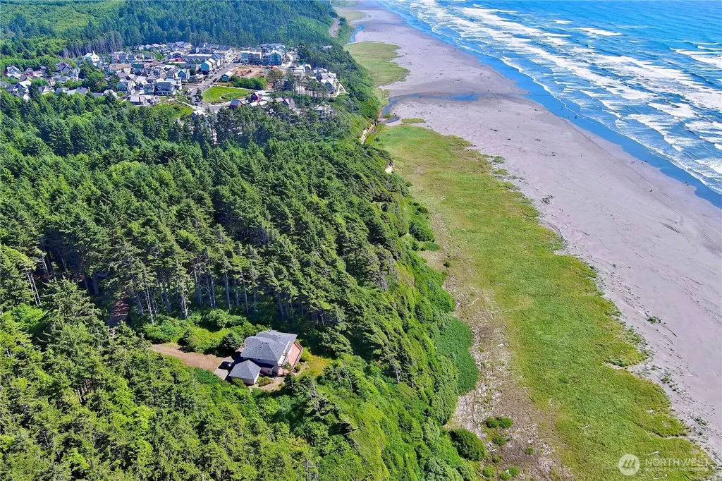 57 Koala Lane Pacific Beach WA 98571