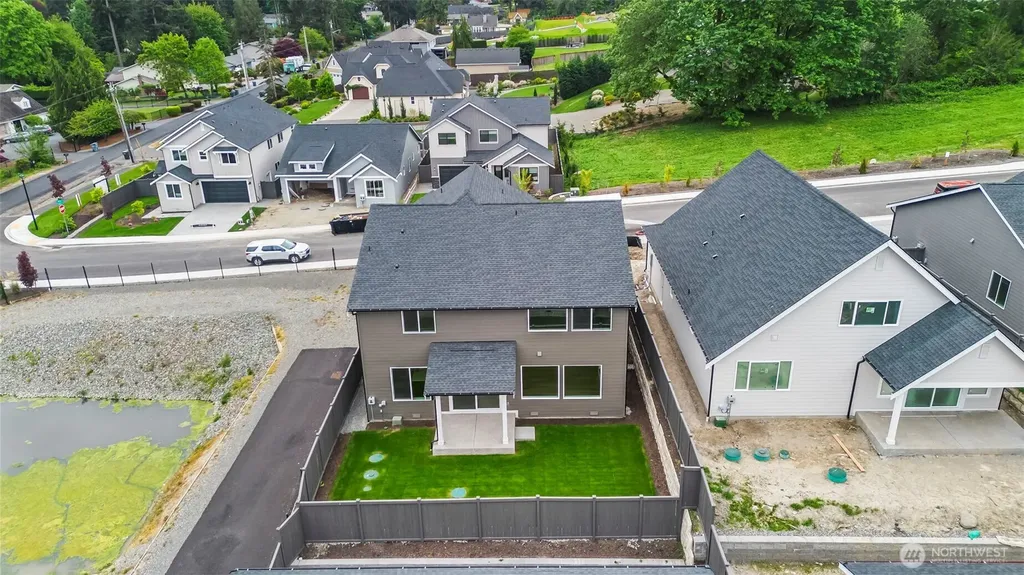 7165 91st Street E Puyallup WA 98371