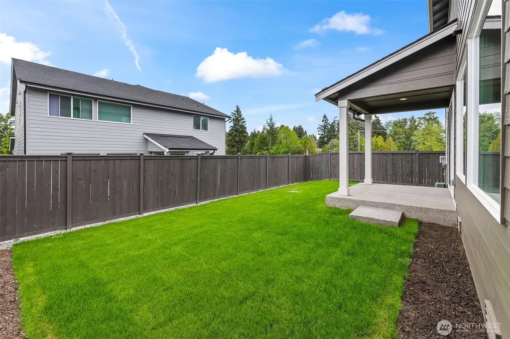 7165 91st Street E Puyallup WA 98371