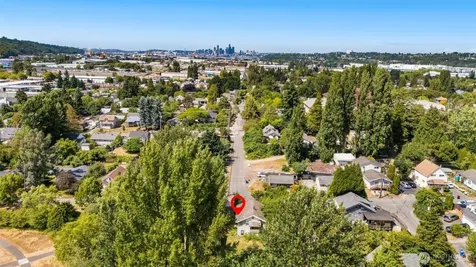 565 S Director Seattle WA 98108