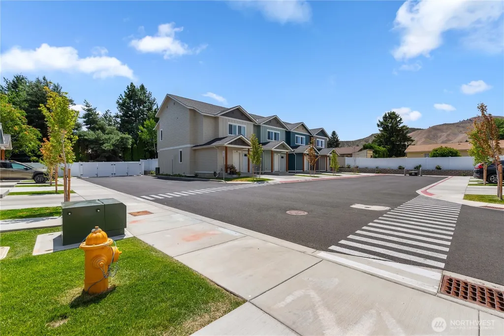 1030 Finch Lane Wenatchee WA 98801