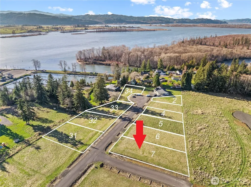 38 Sunnyfield Drive Cathlamet WA 98612