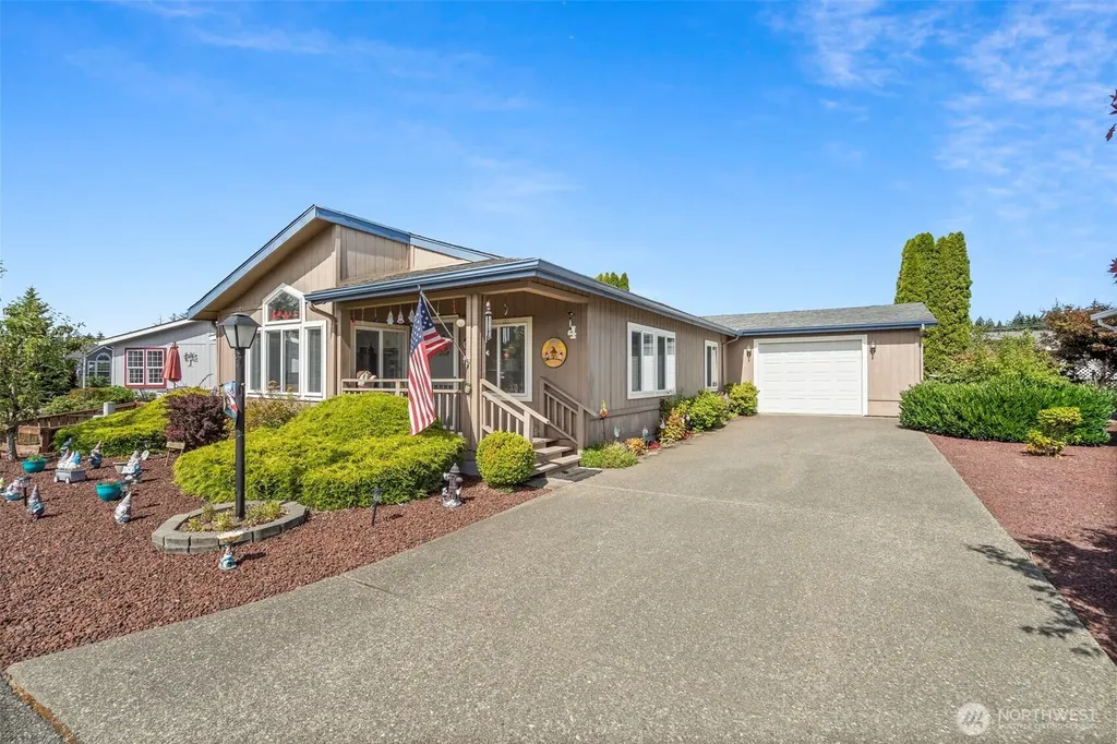 4 Christmas Tree Lane Shelton WA 98584