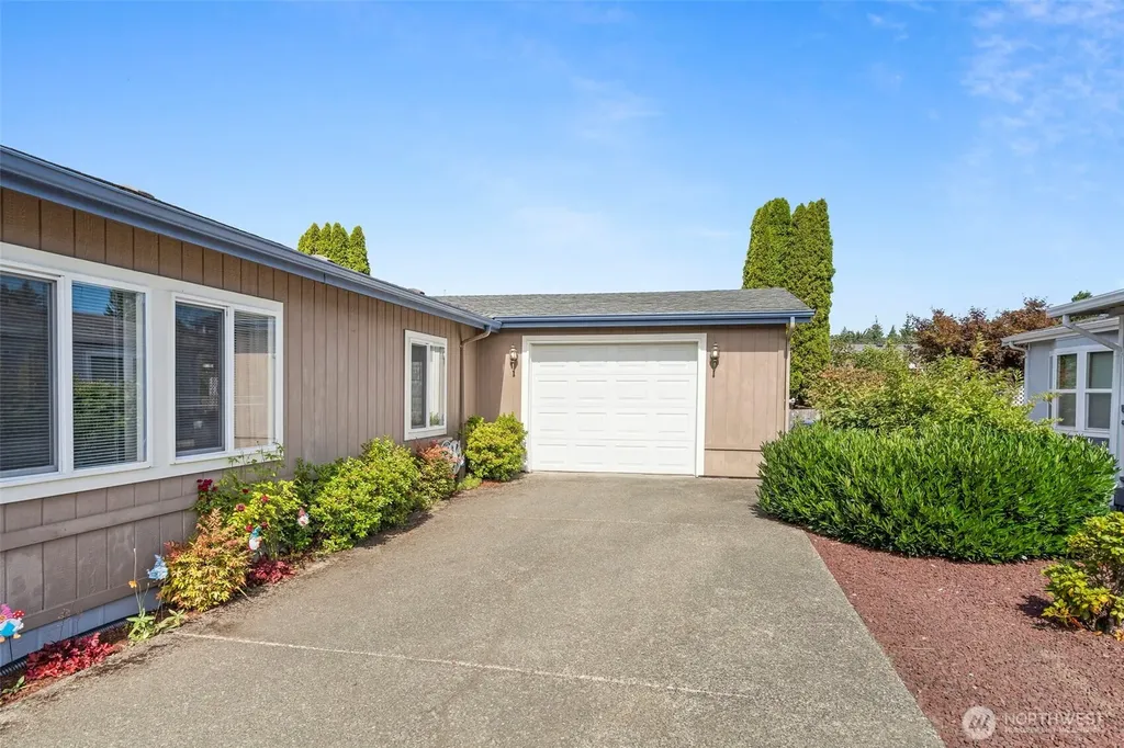4 Christmas Tree Lane Shelton WA 98584
