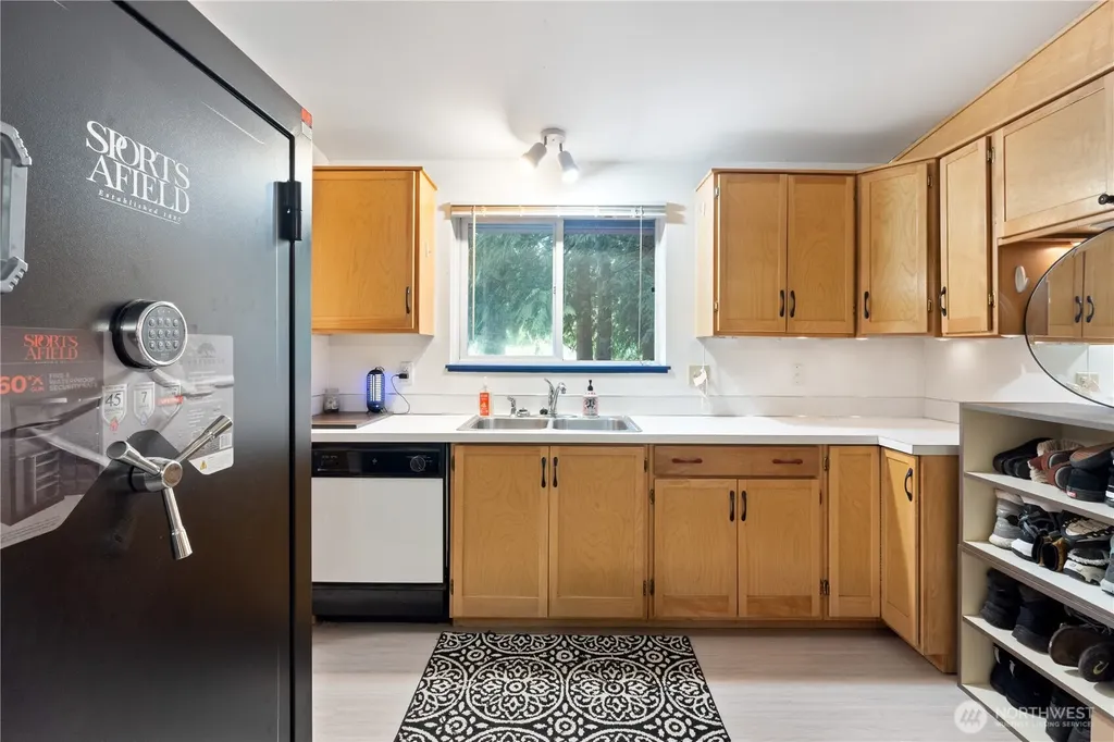 5818 Everson Goshen Bellingham WA 98226