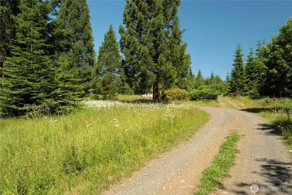 1048 Peters Road Port Angeles WA 98363