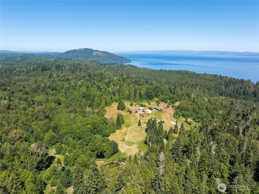 1048 Peters Road Port Angeles WA 98363