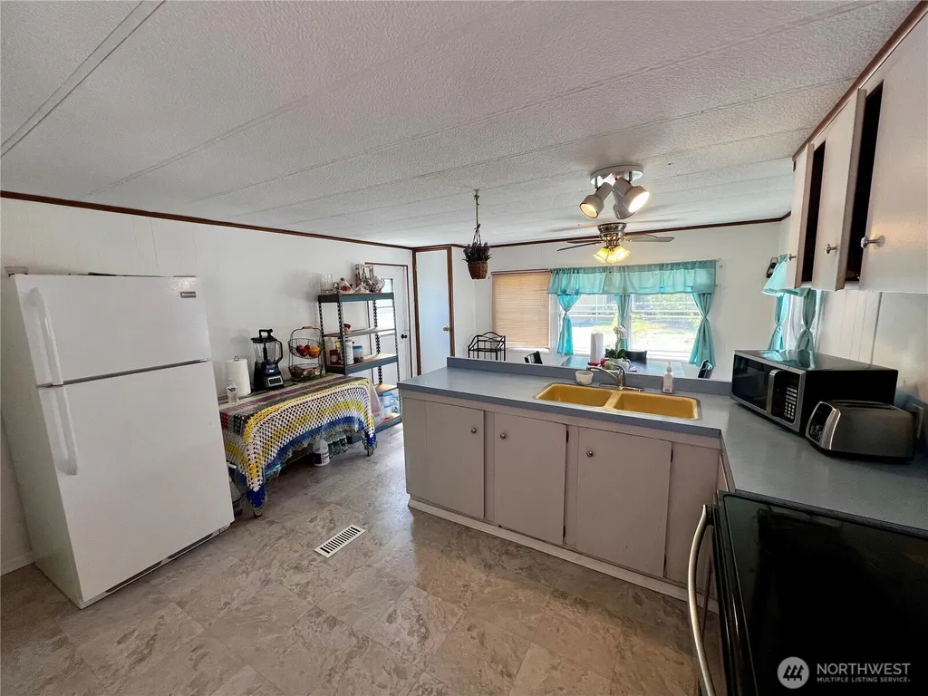 8705 143rd Avenue Ct E Puyallup WA 98372