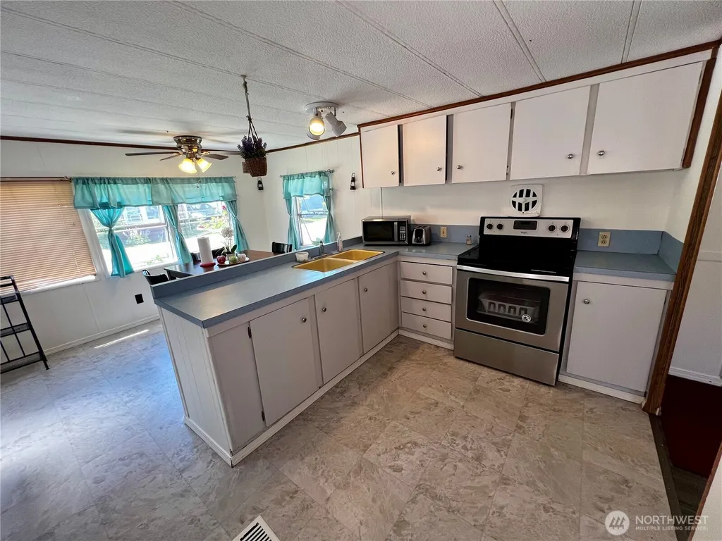 8705 143rd Avenue Ct E Puyallup WA 98372