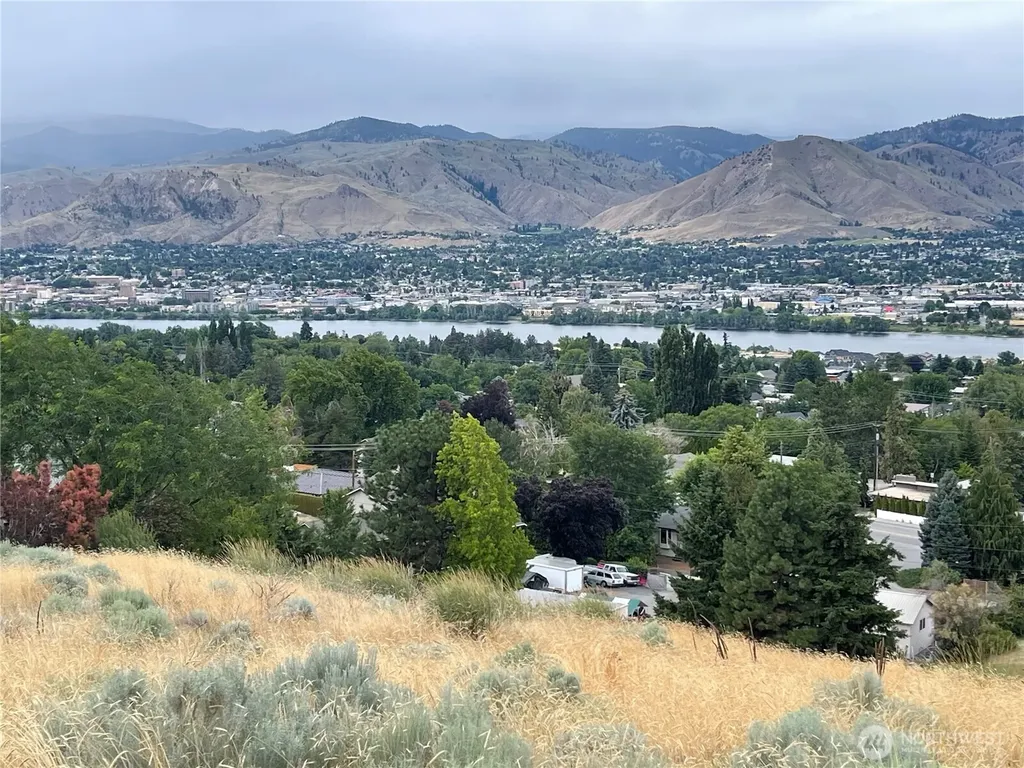 2714 Casa Mia Drive East Wenatchee WA 98802