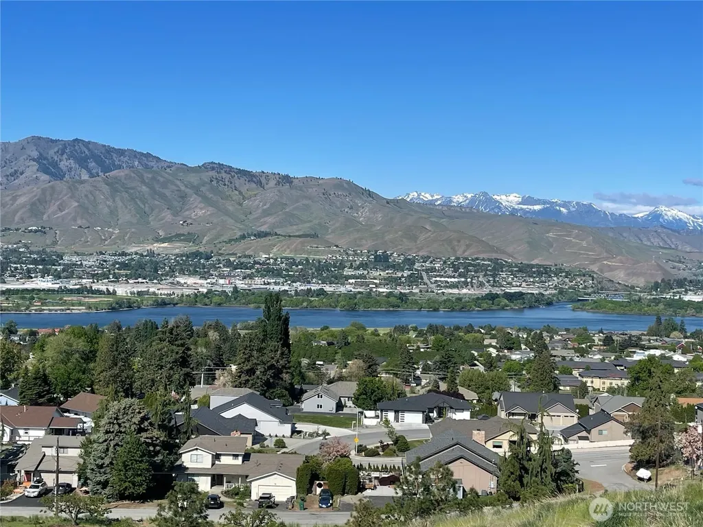 2714 Casa Mia Drive East Wenatchee WA 98802