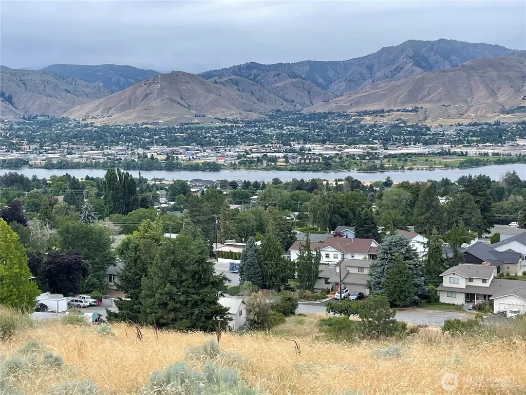 2714 Casa Mia Drive East Wenatchee WA 98802