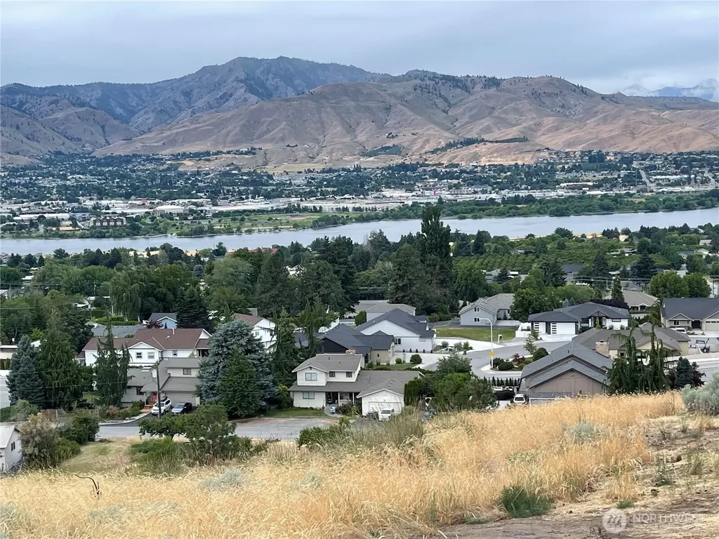 2714 Casa Mia Drive East Wenatchee WA 98802
