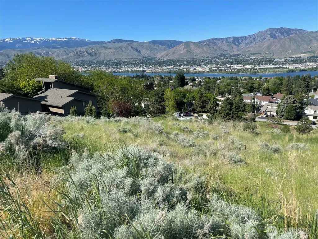 2714 Casa Mia Drive East Wenatchee WA 98802