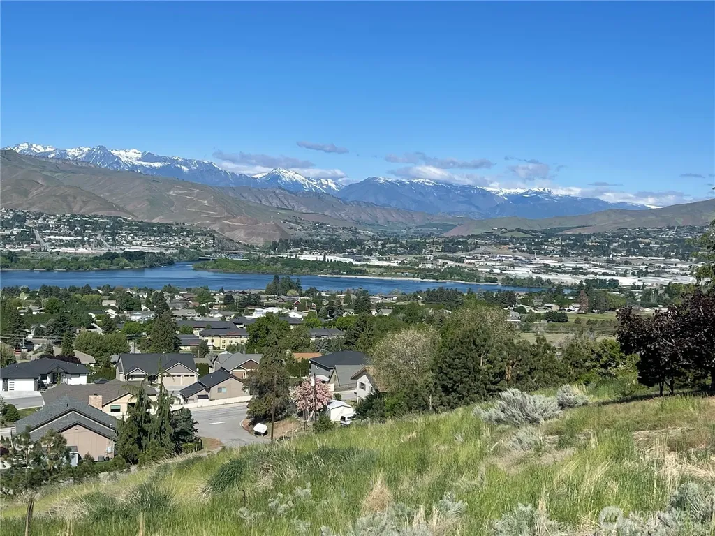 2714 Casa Mia Drive East Wenatchee WA 98802