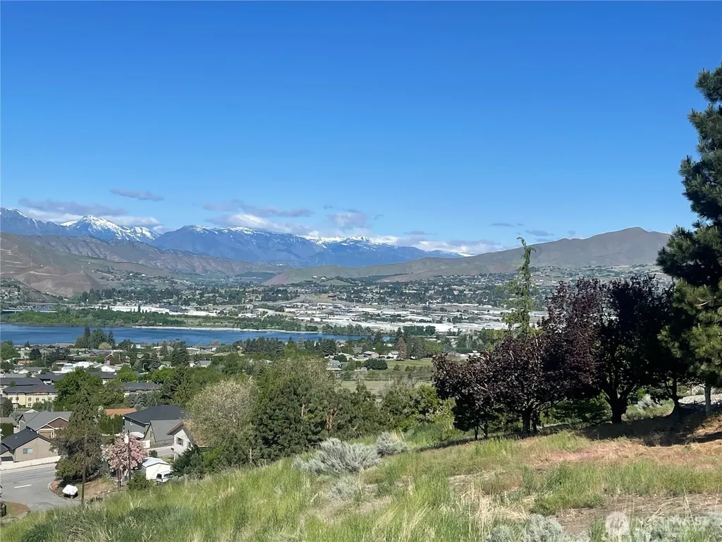 2714 Casa Mia Drive East Wenatchee WA 98802