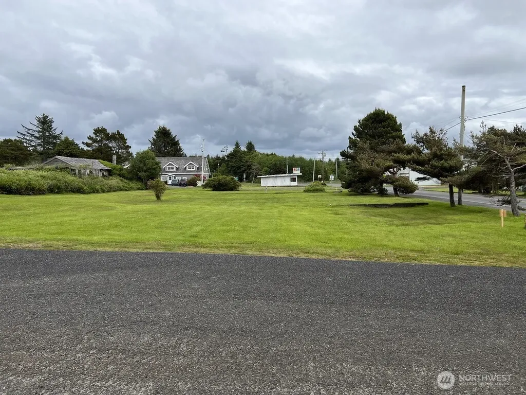 34 Main Street Pacific Beach WA 98571