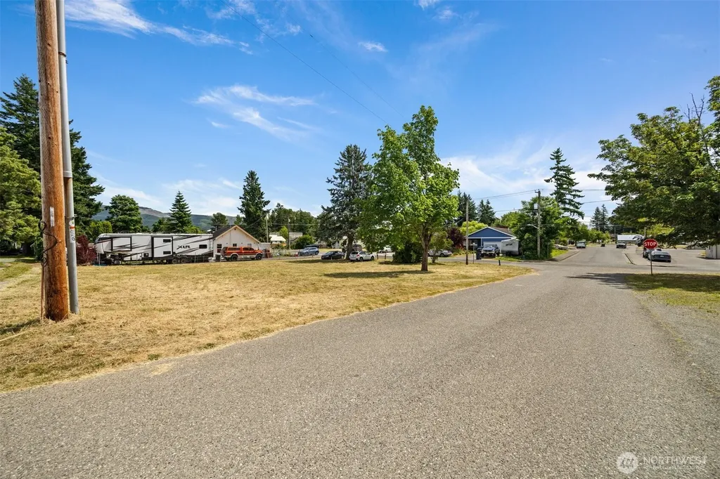 616 Strandell Street Everson WA 98247