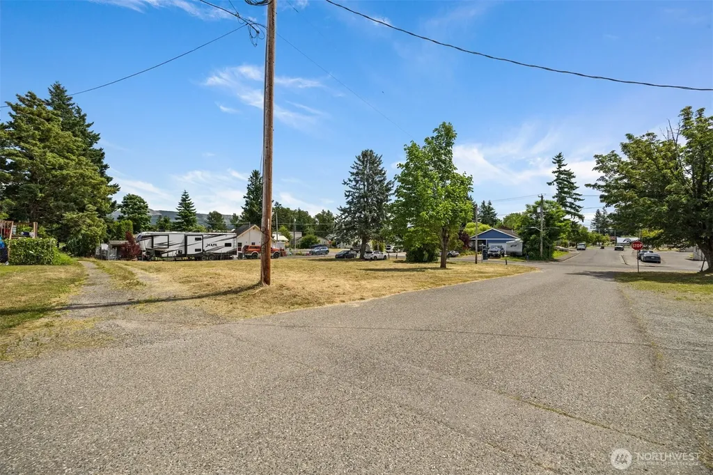 616 Strandell Street Everson WA 98247