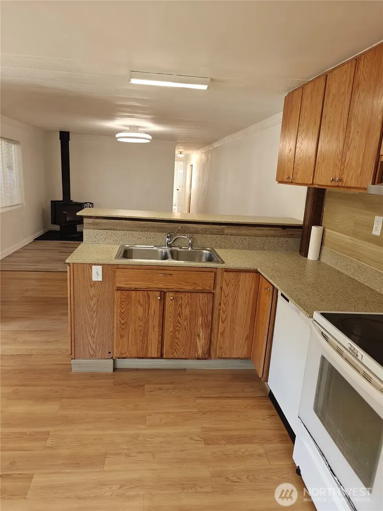 1720 Maple Lane Kent WA 98030