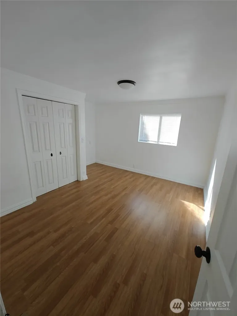 1720 Maple Lane Kent WA 98030