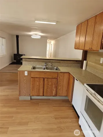 1720 Maple Lane Kent WA 98030