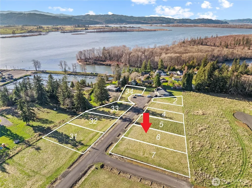 40 Sunnyfield Drive Cathlamet WA 98612