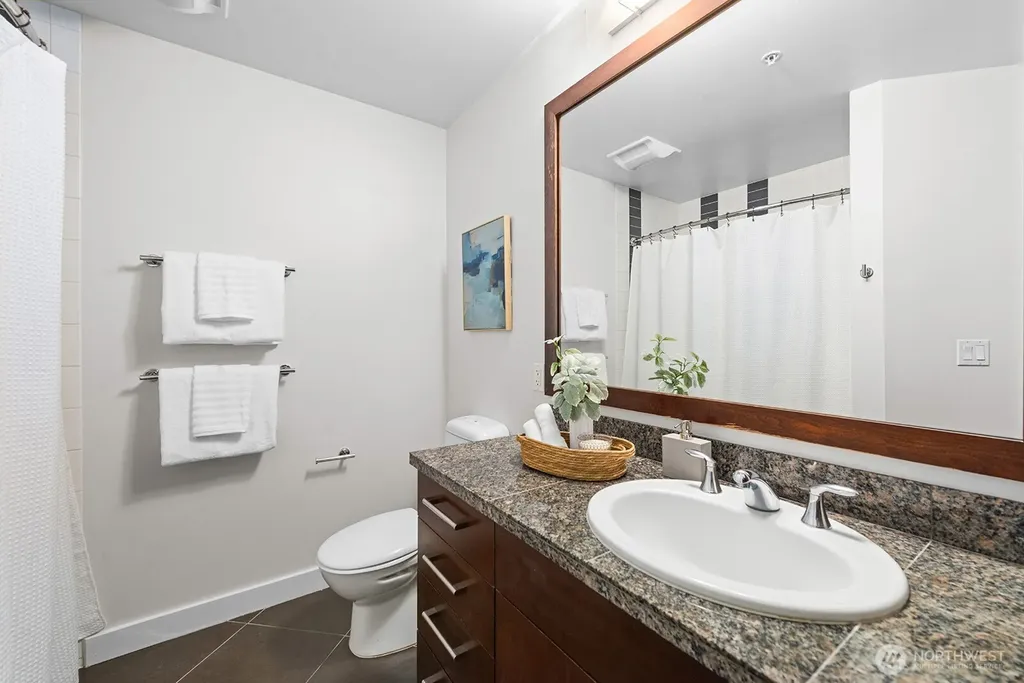 910 Lenora Street Seattle WA 98121