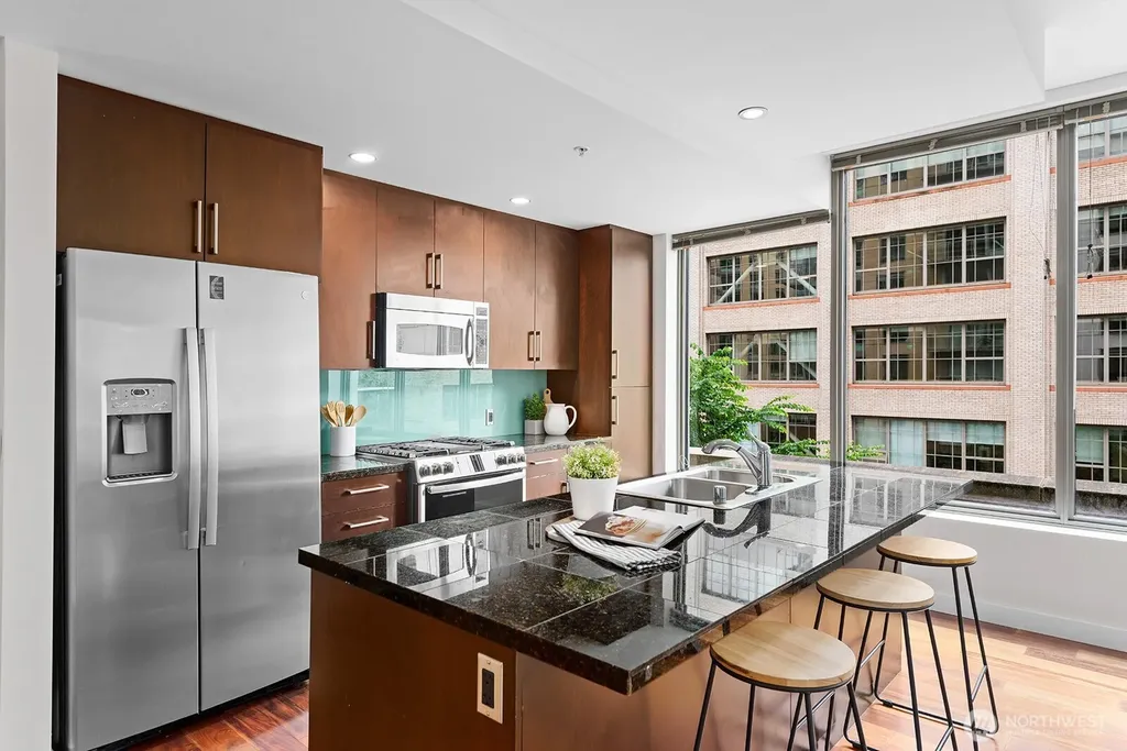 910 Lenora Street Seattle WA 98121
