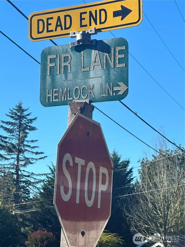 4610 Hemlock Lane NW Gig Harbor WA 98335
