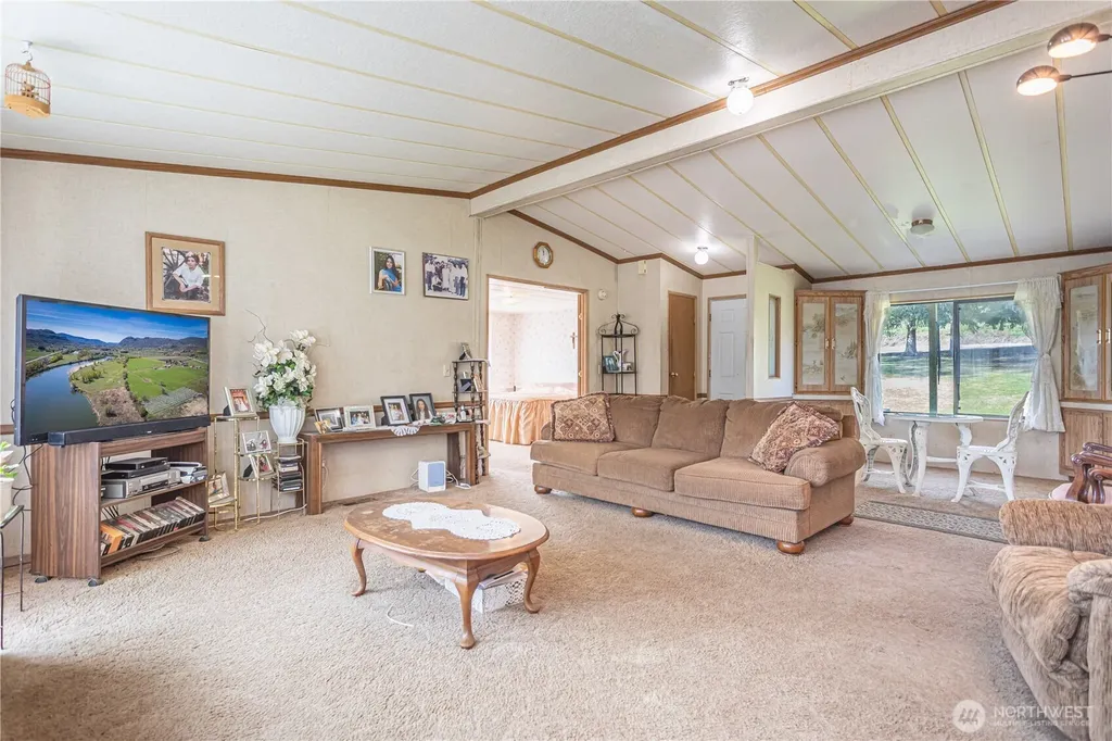 1096 Highway 7 Tonasket WA 98855