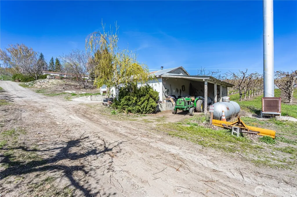 1096 Highway 7 Tonasket WA 98855