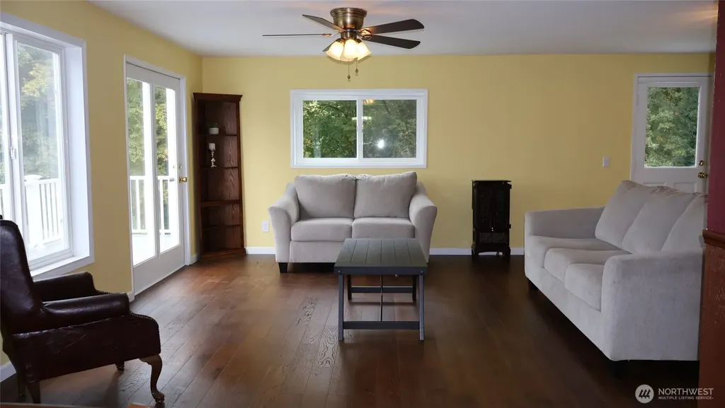 3140 E Washington Port Orchard WA 98366