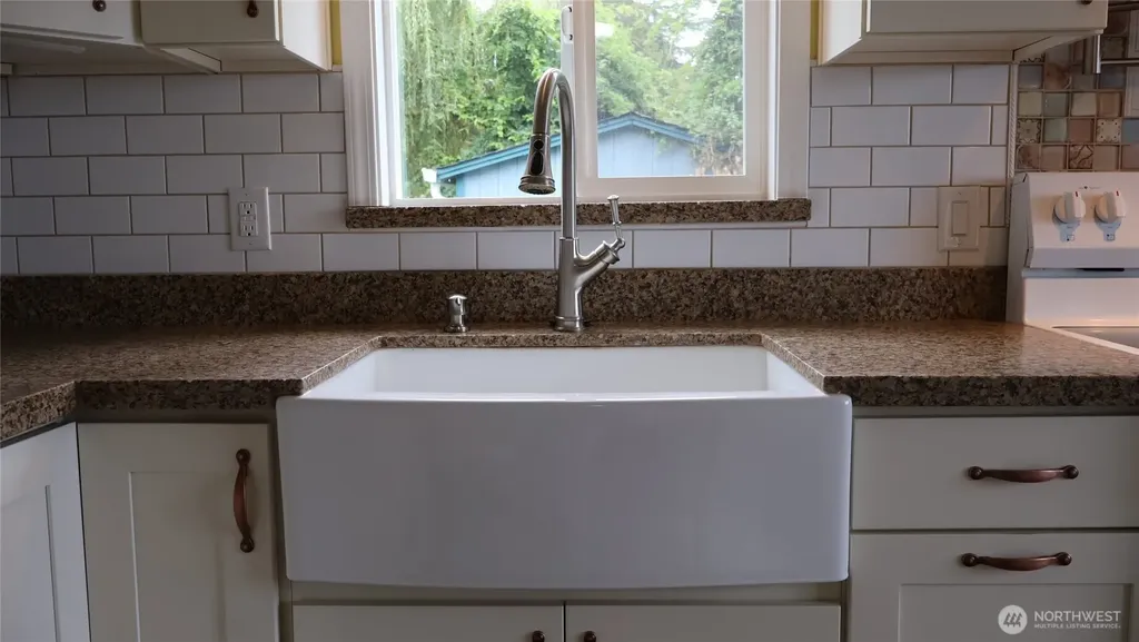 3140 E Washington Port Orchard WA 98366