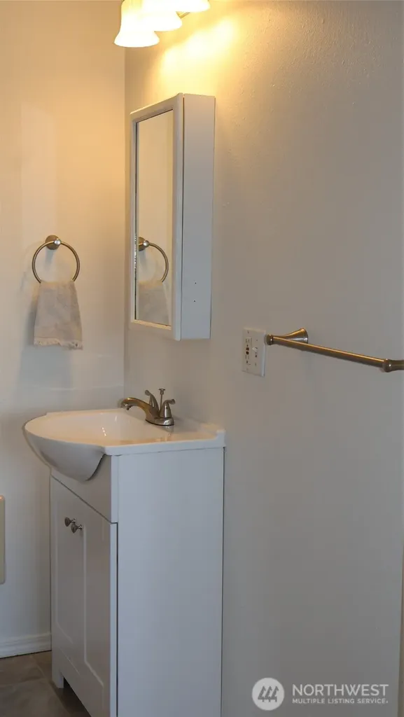 3140 E Washington Port Orchard WA 98366