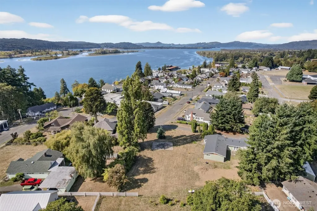 198 Alder Street Cathlamet WA 98612