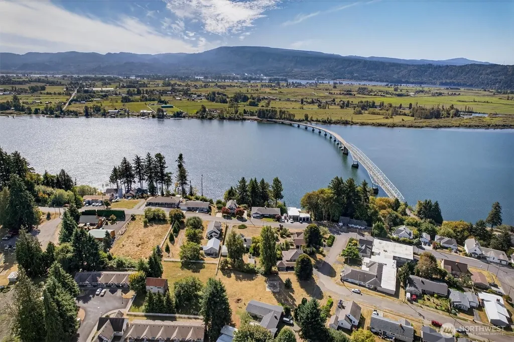198 Alder Street Cathlamet WA 98612