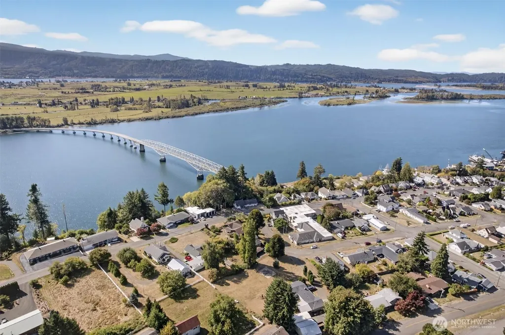 198 Alder Street Cathlamet WA 98612