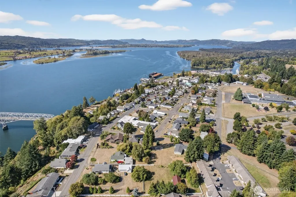 198 Alder Street Cathlamet WA 98612