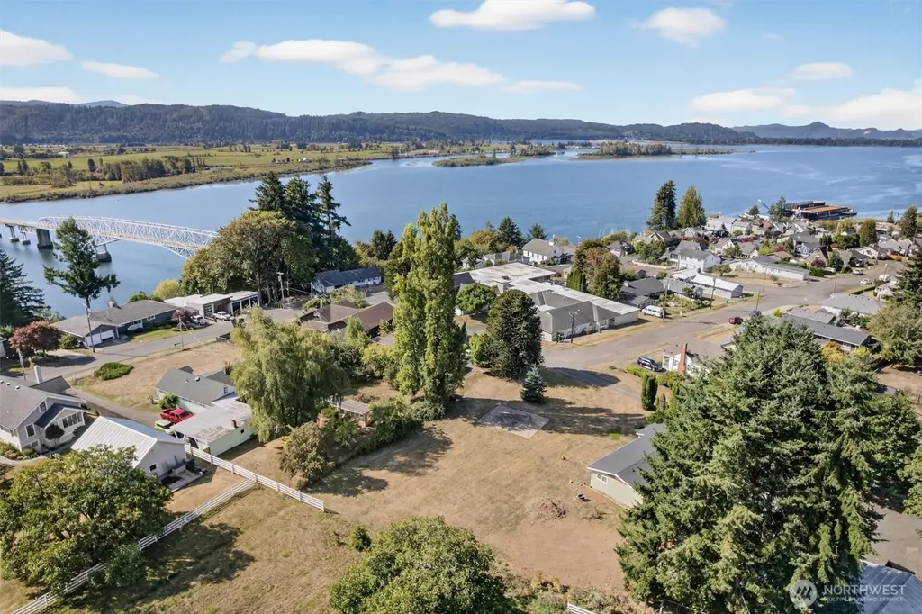 198 Alder Street Cathlamet WA 98612