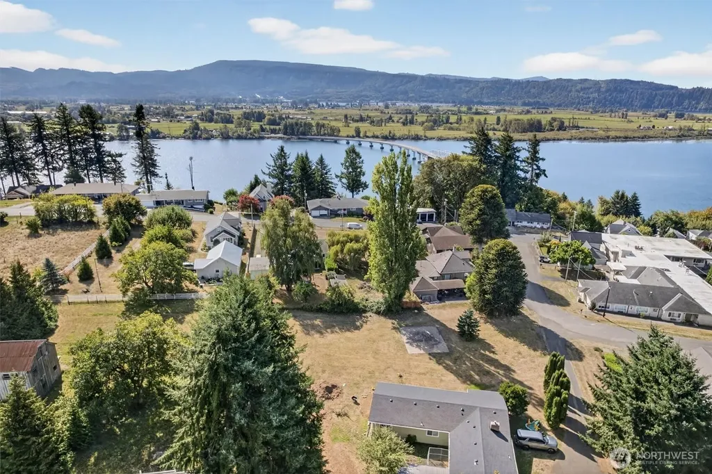 198 Alder Street Cathlamet WA 98612