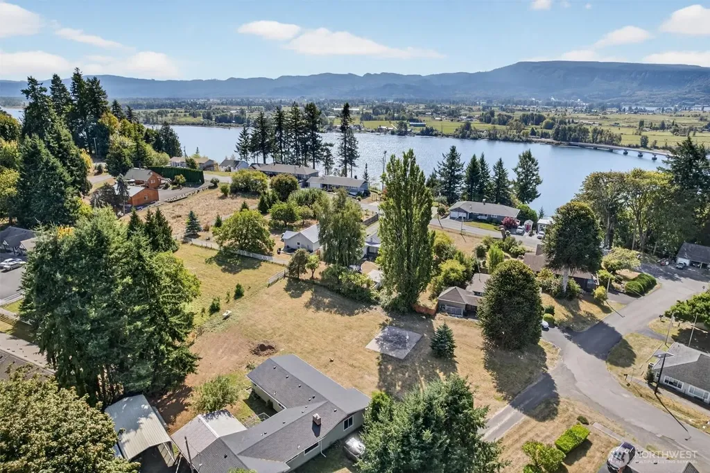 198 Alder Street Cathlamet WA 98612