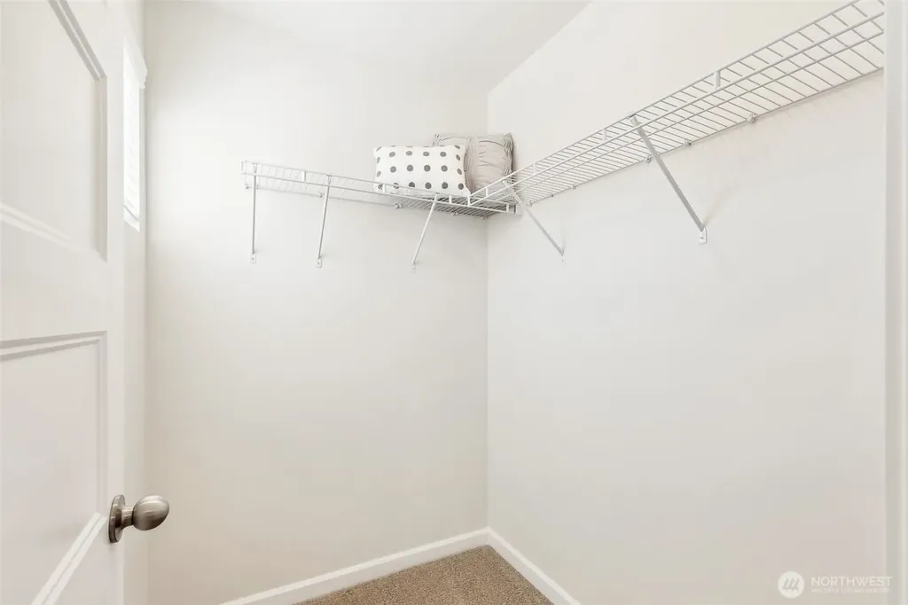 27018 30th Place S Kent WA 98032