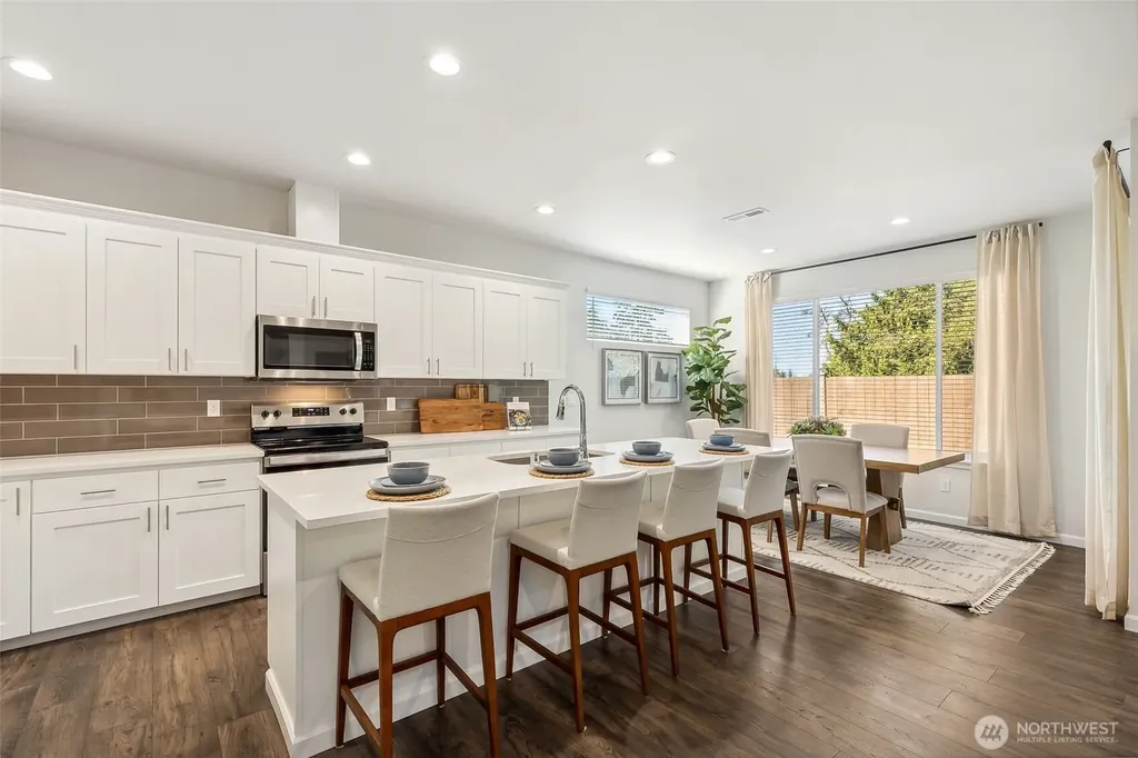 27018 30th Place S Kent WA 98032