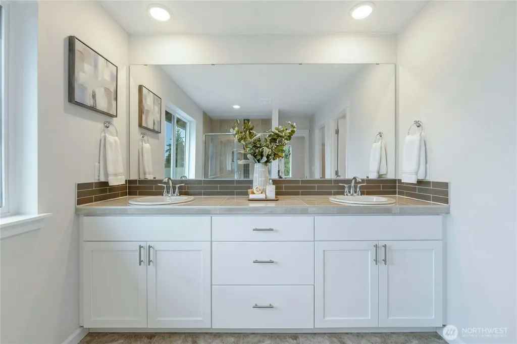 26917 30th Place S Kent WA 98032