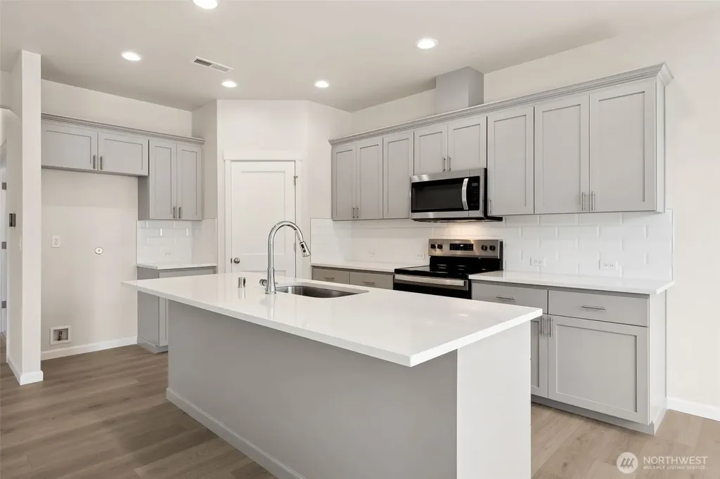 26910 30th Place S Kent WA 98032