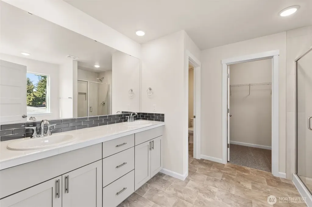26910 30th Place S Kent WA 98032